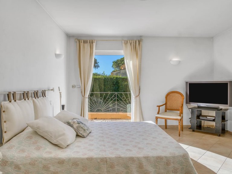 Villa for Sale in Mandelieu La Napoule, Cannes Area 6