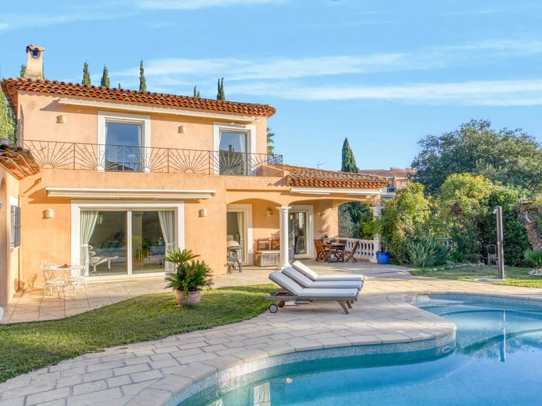 Villa for Sale in Mandelieu La Napoule, Cannes Area 10