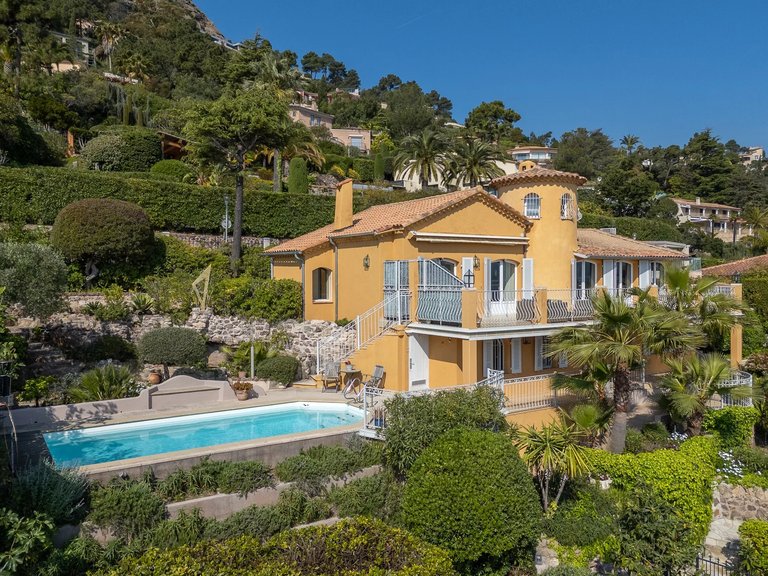 Villa for Sale in Theoule Sur Mer, Cannes Area 1