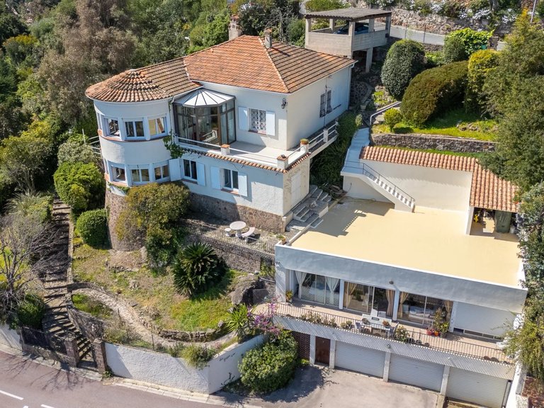 Villa for Sale in Theoule Sur Mer, Cannes Area 2