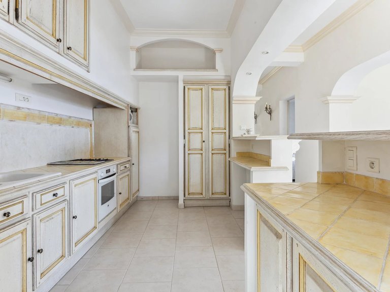 Villa for Sale in Theoule Sur Mer, Cannes Area 9