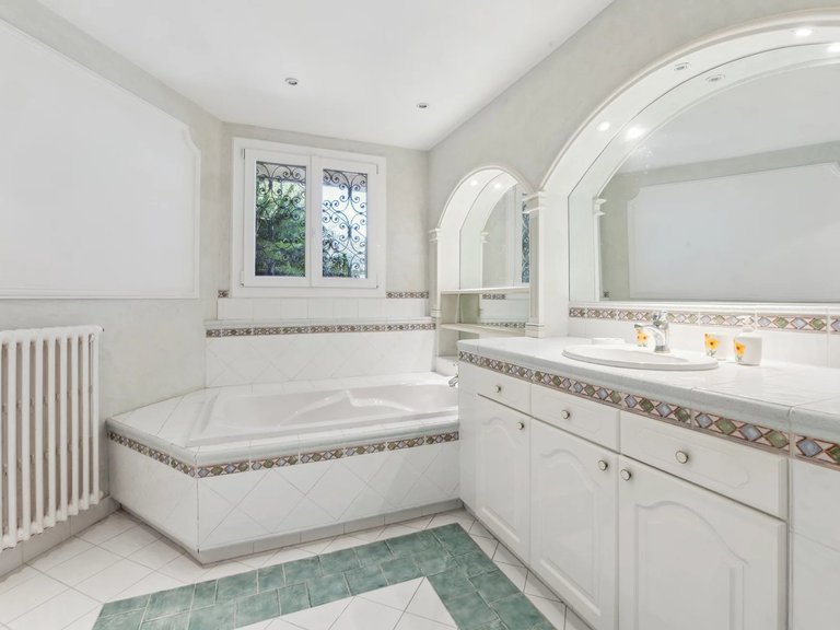 Villa for Sale in Theoule Sur Mer, Cannes Area 10
