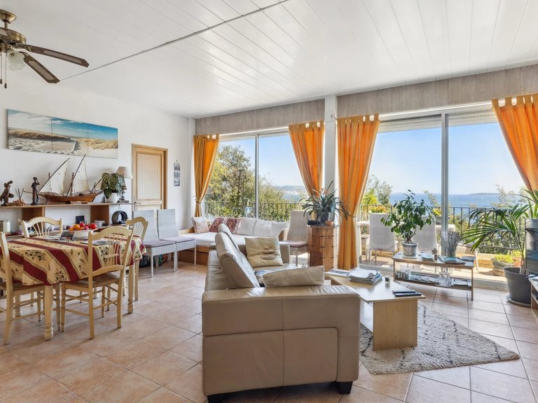 Villa for Sale in Theoule Sur Mer, Cannes Area 11