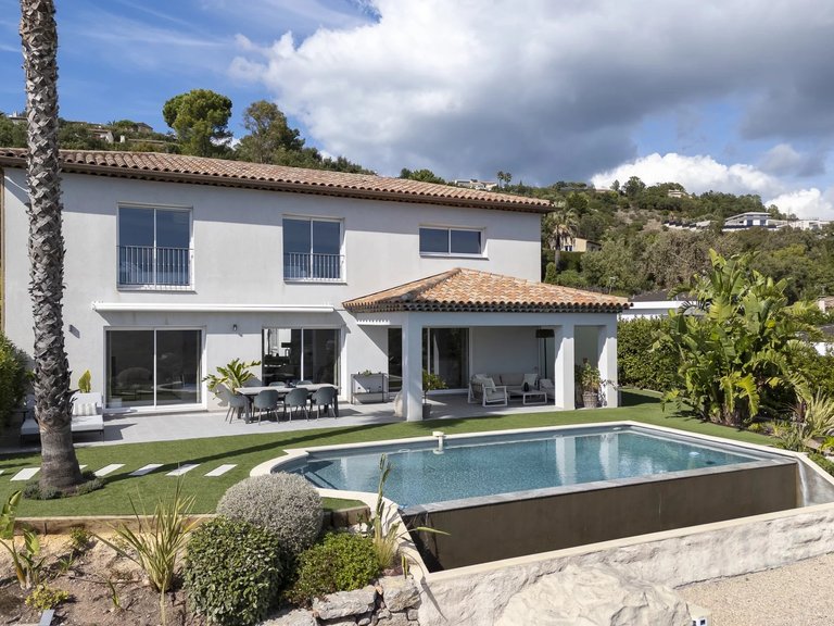 Villa for Sale in Mandelieu La Napoule, Cannes Area 1