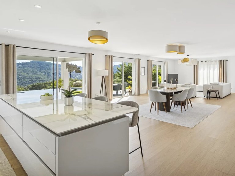 Villa for Sale in Mandelieu La Napoule, Cannes Area 5