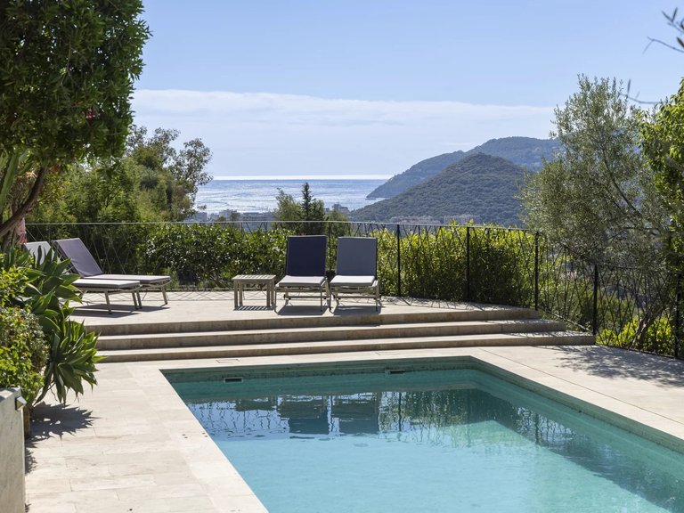 Villa for Sale in Mandelieu La Napoule, Cannes Area 2