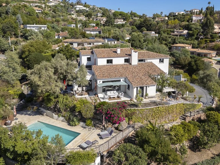 Villa for Sale in Mandelieu La Napoule, Cannes Area 1
