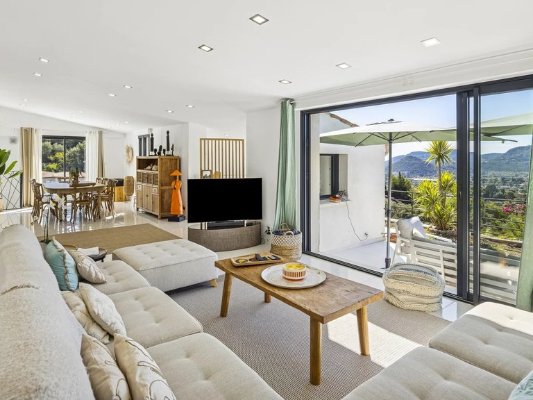 Villa for Sale in Mandelieu La Napoule, Cannes Area 4