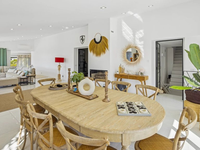Villa for Sale in Mandelieu La Napoule, Cannes Area 5