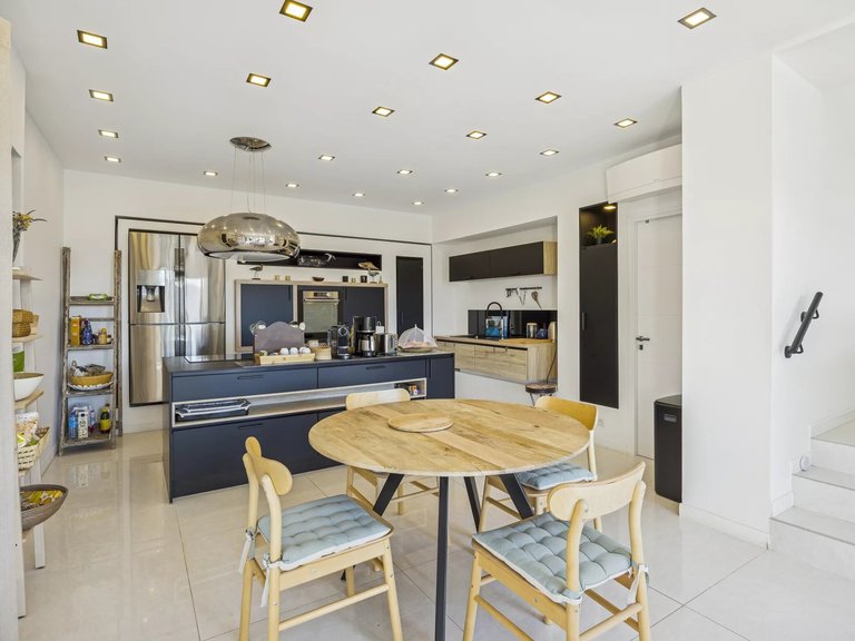 Villa for Sale in Mandelieu La Napoule, Cannes Area 6