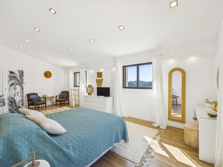 Villa for Sale in Mandelieu La Napoule, Cannes Area 7