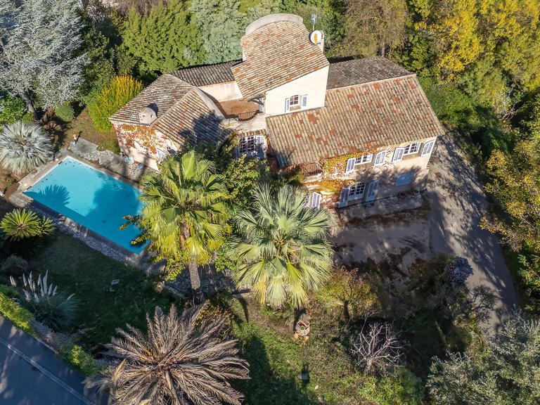 Villa for Sale in Mandelieu La Napoule, Cannes Area 1