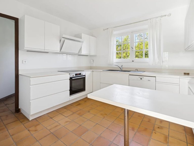 Villa for Sale in Mandelieu La Napoule, Cannes Area 4