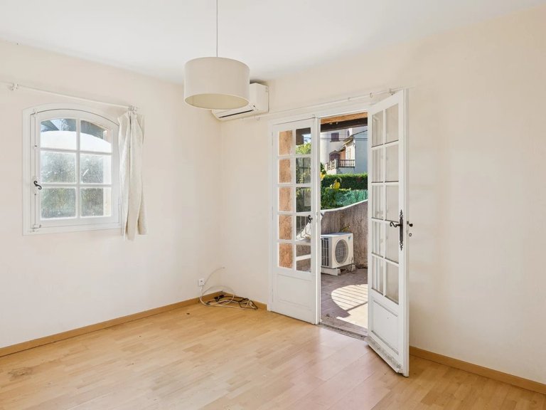 Villa for Sale in Mandelieu La Napoule, Cannes Area 7