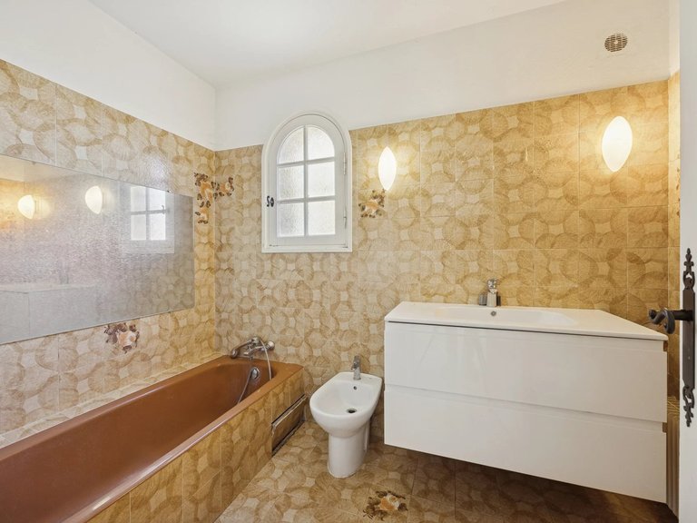 Villa for Sale in Mandelieu La Napoule, Cannes Area 8