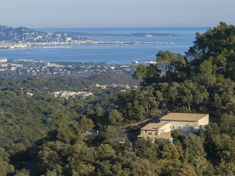 Villa for Sale in Mandelieu La Napoule, Cannes Area 1