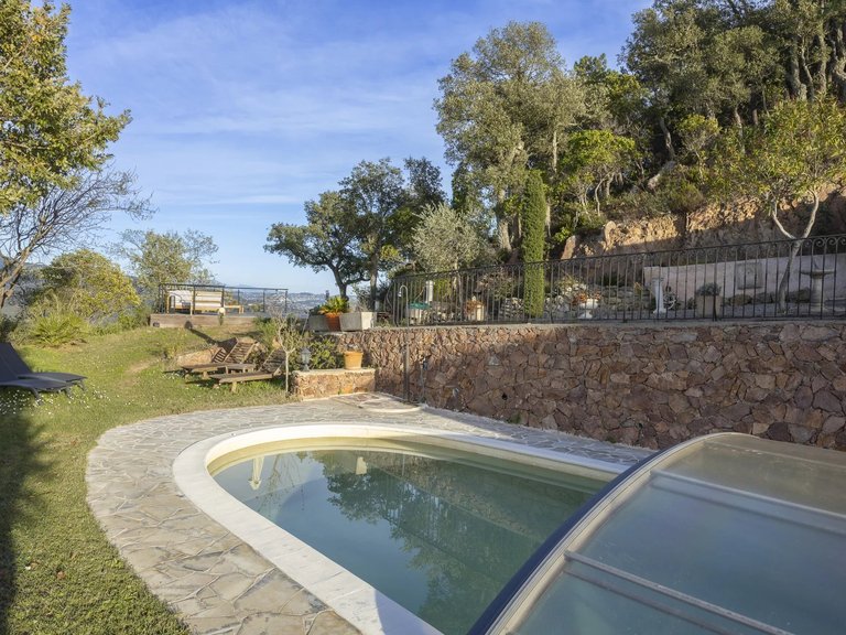 Villa for Sale in Mandelieu La Napoule, Cannes Area 10