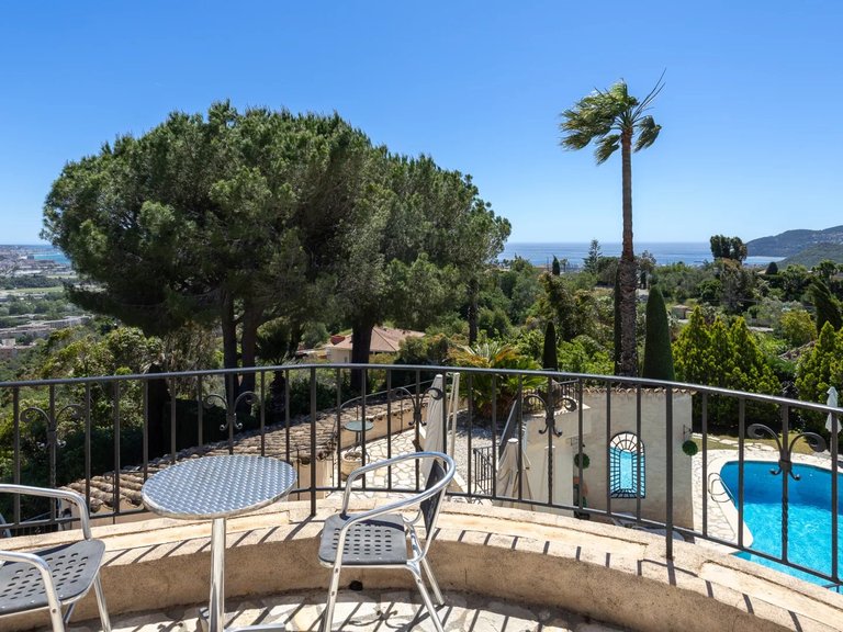 Villa for Sale in Mandelieu La Napoule, Cannes Area 1