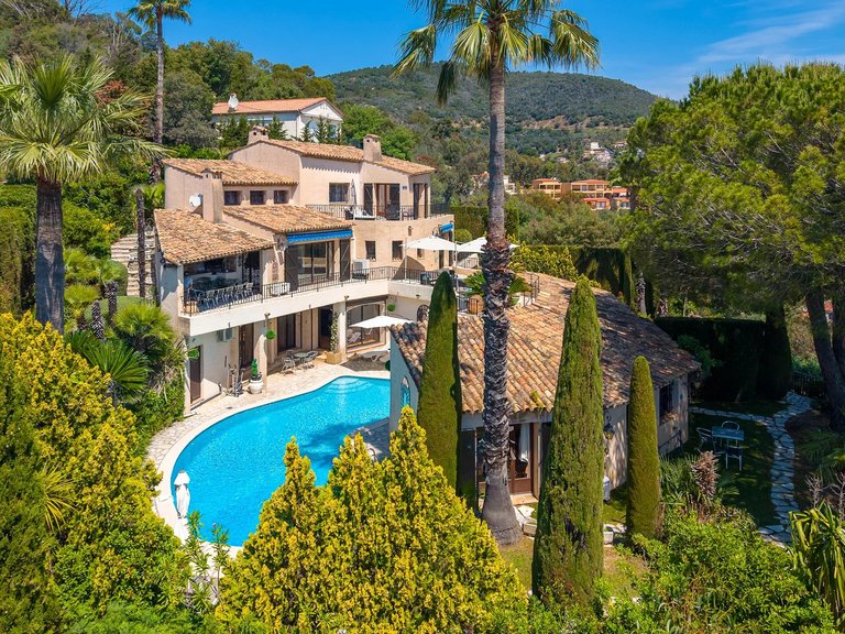 Villa for Sale in Mandelieu La Napoule, Cannes Area 9