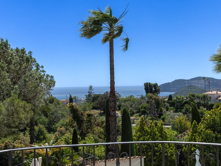 Villa for Sale in Mandelieu La Napoule, Cannes Area 4