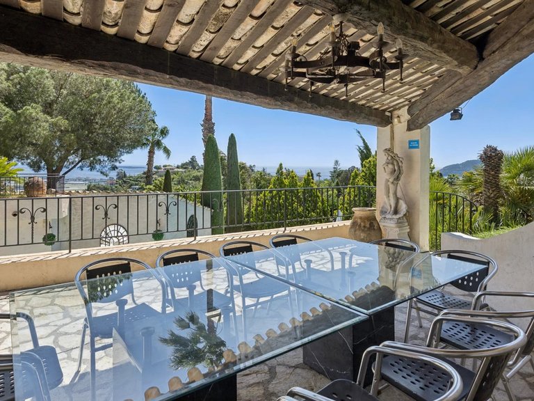 Villa for Sale in Mandelieu La Napoule, Cannes Area 5