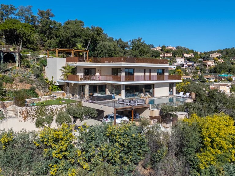 Villa for Sale in Mandelieu La Napoule, Cannes Area 1