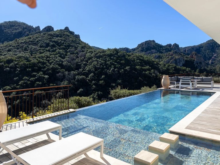 Villa for Sale in Mandelieu La Napoule, Cannes Area 2