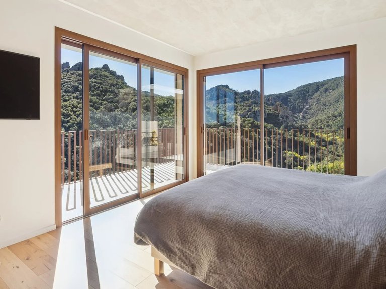 Villa for Sale in Mandelieu La Napoule, Cannes Area 9