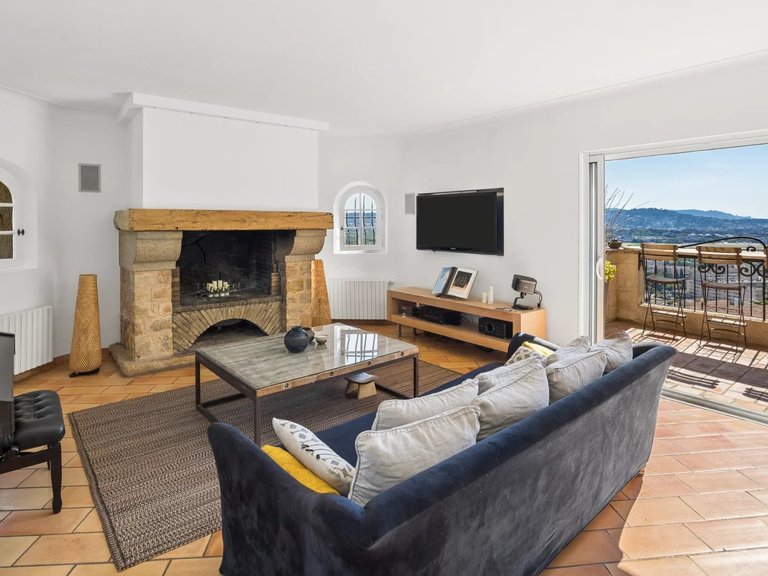 Villa for Sale in Mandelieu La Napoule, Cannes Area 3