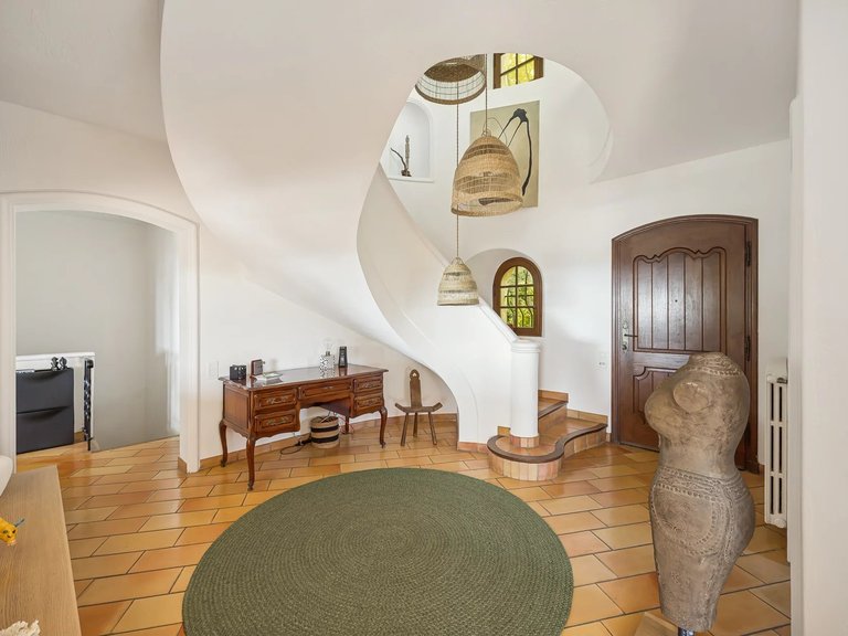 Villa for Sale in Mandelieu La Napoule, Cannes Area 4