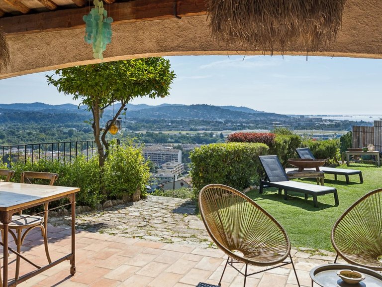 Villa for Sale in Mandelieu La Napoule, Cannes Area 6
