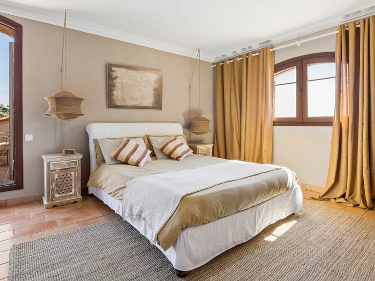 Villa for Sale in Mandelieu La Napoule, Cannes Area 7