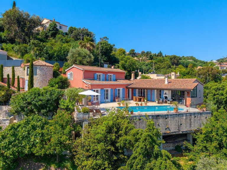 Villa for Sale in Mandelieu La Napoule, Cannes Area 1