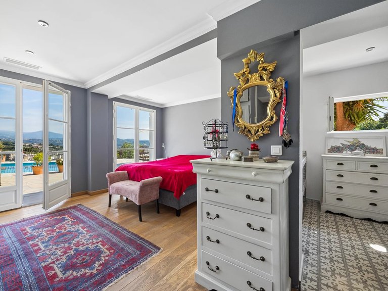 Villa for Sale in Mandelieu La Napoule, Cannes Area 8