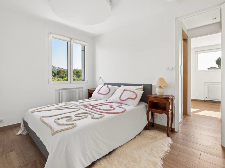 Villa for Sale in Mandelieu La Napoule, Cannes Area 11
