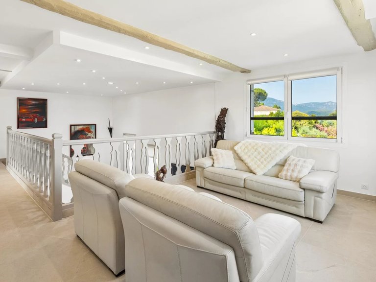Villa for Sale in Mandelieu La Napoule, Cannes Area 10