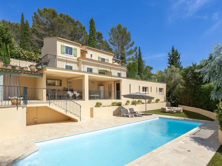 Villa for Sale in Mandelieu La Napoule, Cannes Area 1