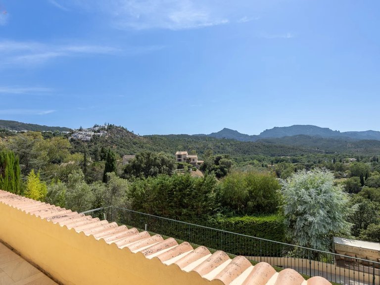 Villa for Sale in Mandelieu La Napoule, Cannes Area 2