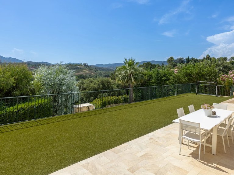 Villa for Sale in Mandelieu La Napoule, Cannes Area 11