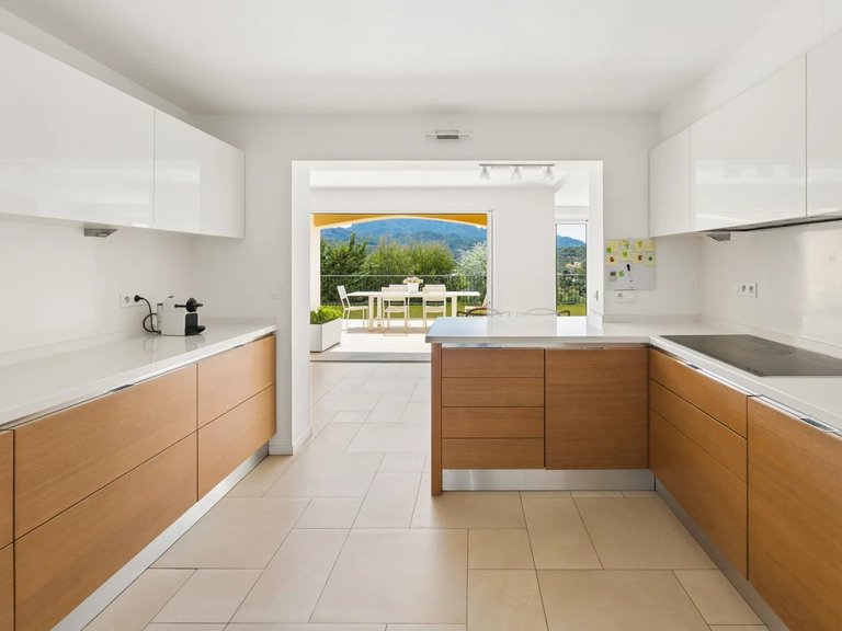 Villa for Sale in Mandelieu La Napoule, Cannes Area 4