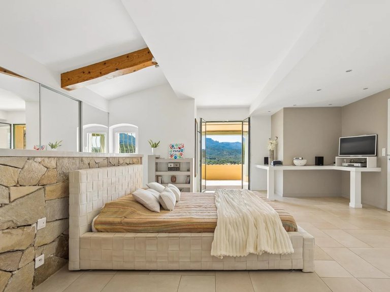 Villa for Sale in Mandelieu La Napoule, Cannes Area 6