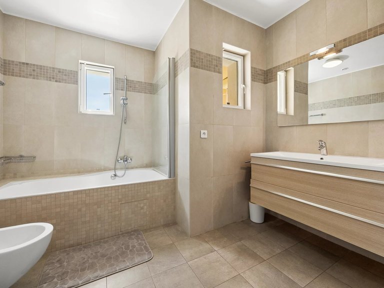 Villa for Sale in Mandelieu La Napoule, Cannes Area 9