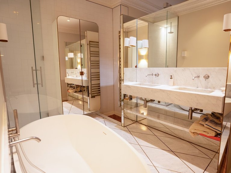 Apartment for Sale in 17th (monceau - Batignolles -ternes), Monceau - Montmartre (9th,17th, 18th) 9