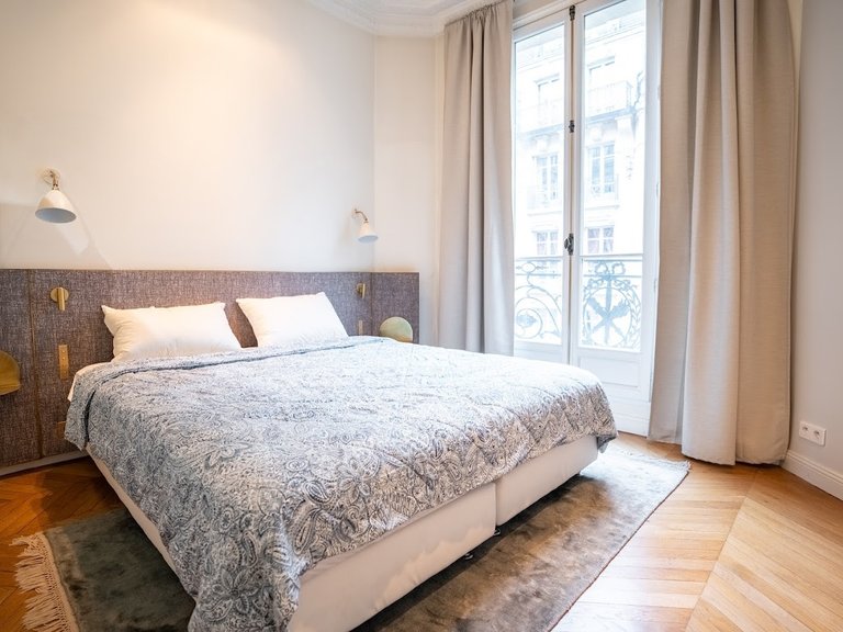 Apartment for Sale in 8th (golden Triangle - Parc Monceau), Golden Triangle - Trocadéro (8th - 16th) 9
