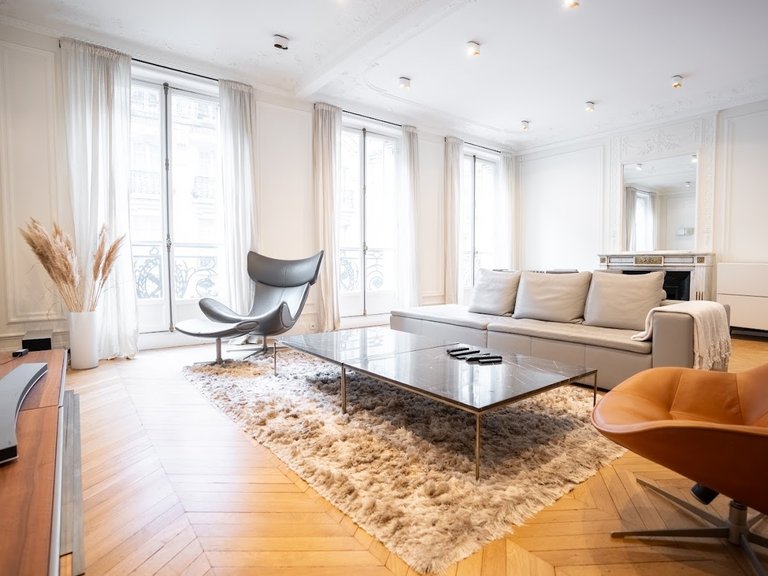 Apartment for Sale in 8th (golden Triangle - Parc Monceau), Golden Triangle - Trocadéro (8th - 16th) 2