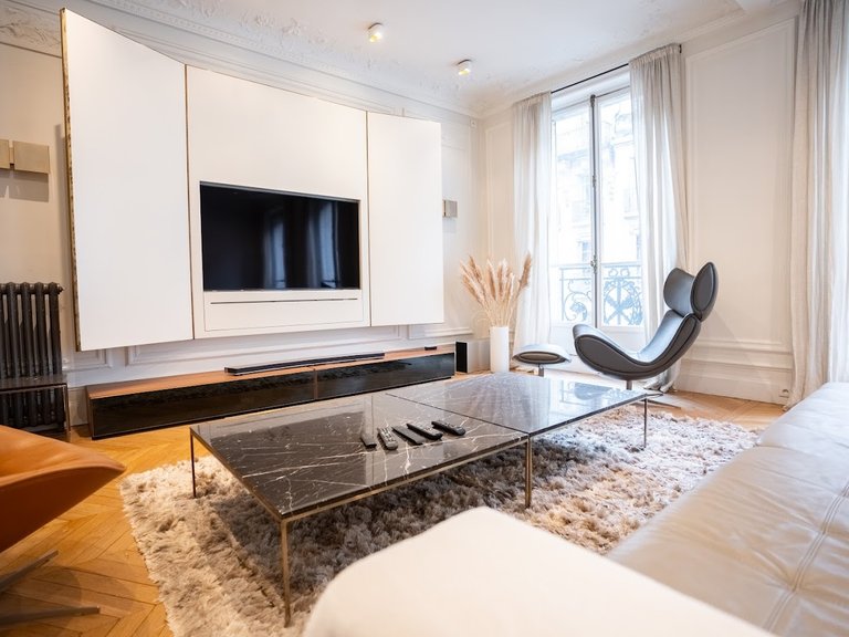 Apartment for Sale in 8th (golden Triangle - Parc Monceau), Golden Triangle - Trocadéro (8th - 16th) 3