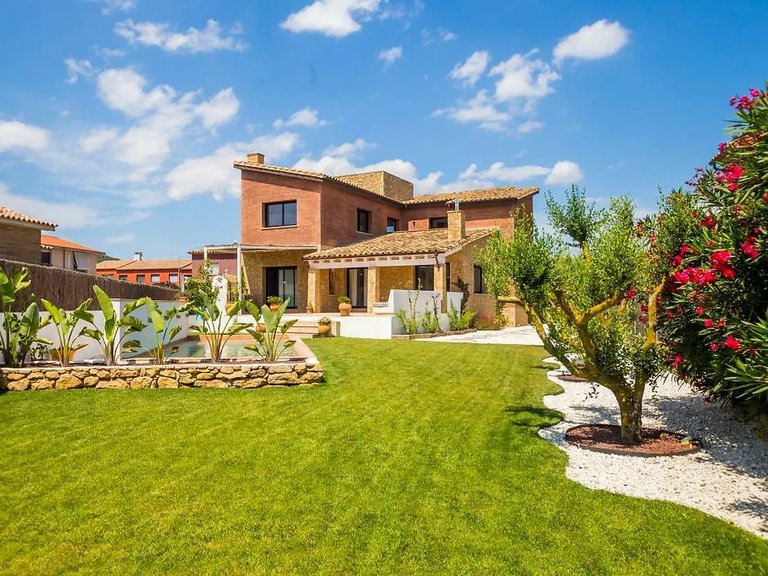 Villa for Sale in Vall-llobrega, Costa Brava 5