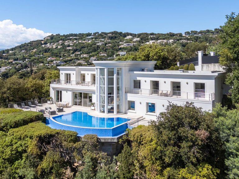 Villa for Sale in Cannes, Cannes Area 3