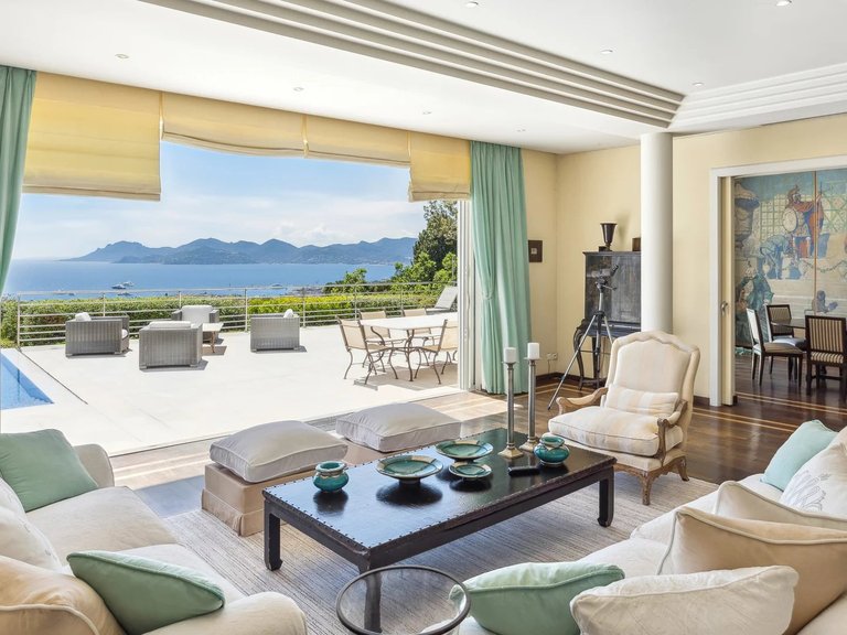 Villa for Sale in Cannes, Cannes Area 4
