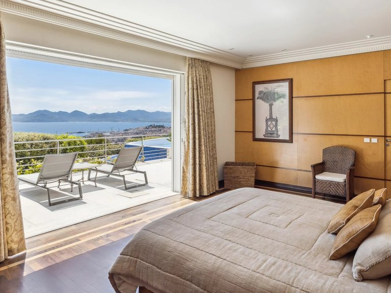 Villa for Sale in Cannes, Cannes Area 7